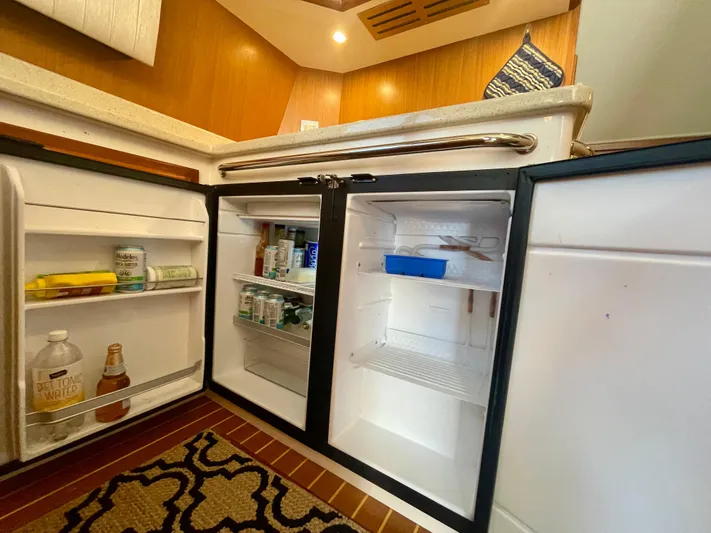 J-9 Yacht Photos Pics 