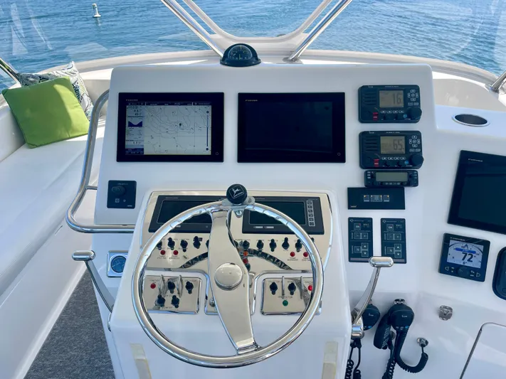 J-9 Yacht Photos Pics 