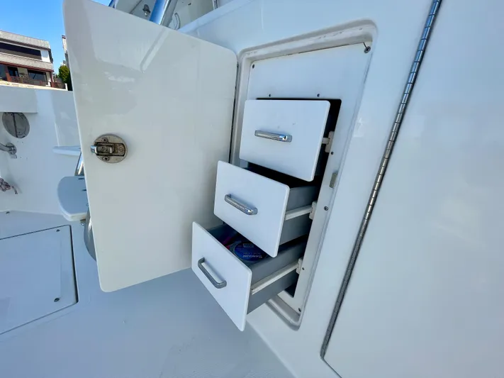 J-9 Yacht Photos Pics 