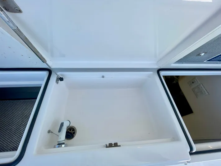 J-9 Yacht Photos Pics 