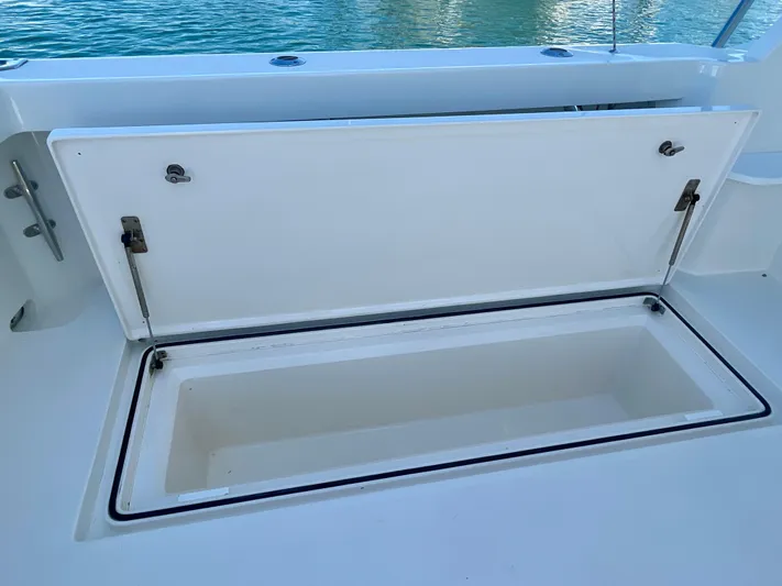 J-9 Yacht Photos Pics 