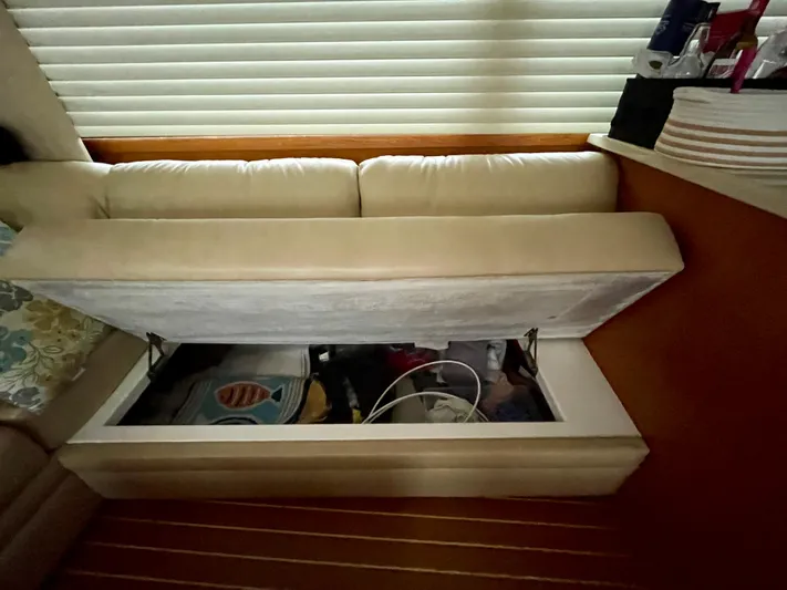 J-9 Yacht Photos Pics 