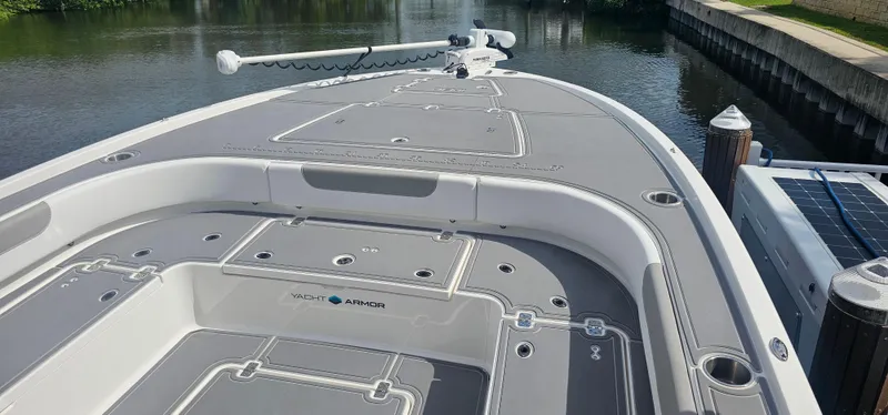  Yacht Photos Pics 2023 Caymas 28 HB Twin boat deck with sleek design and advanced features.