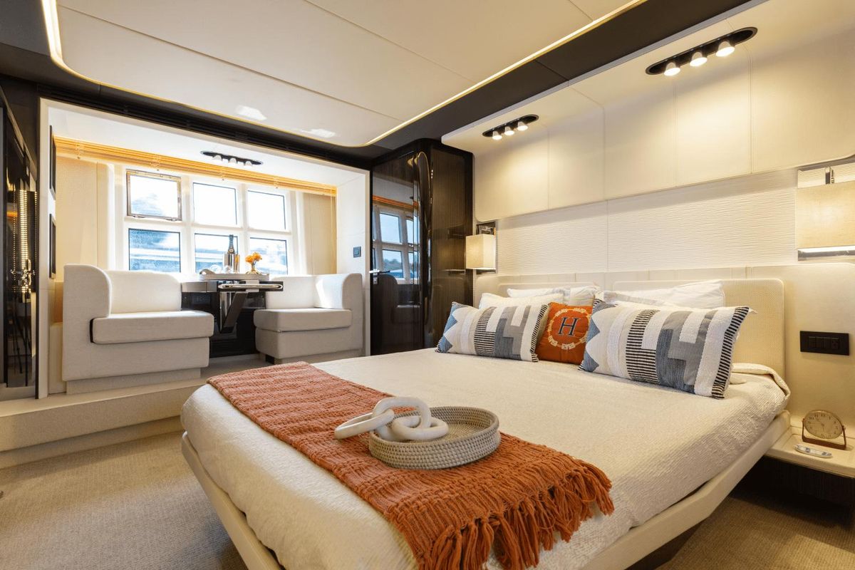 2019 Azimut 77 