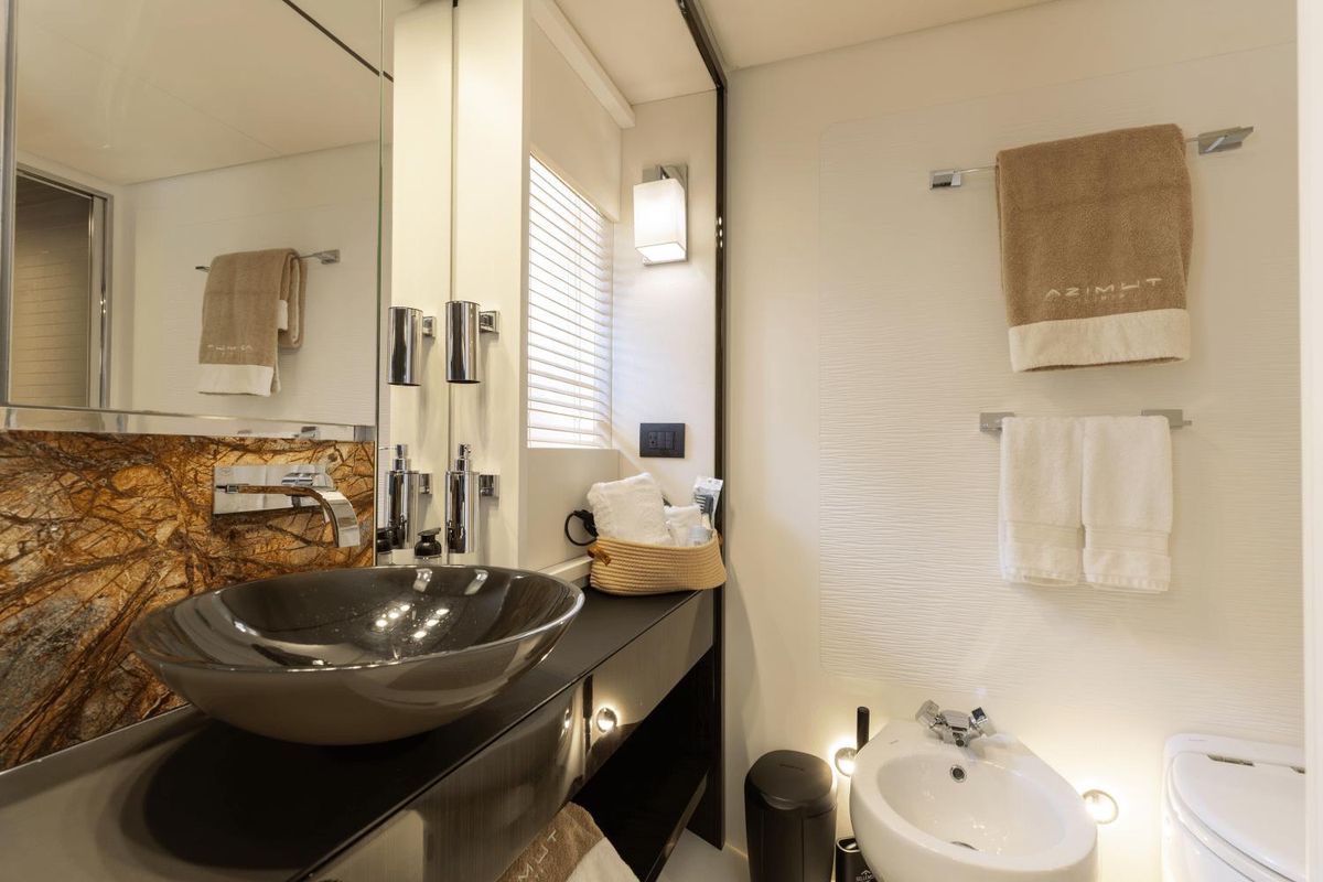2019 Azimut 77 