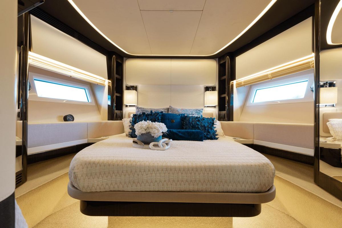 2019 Azimut 77 