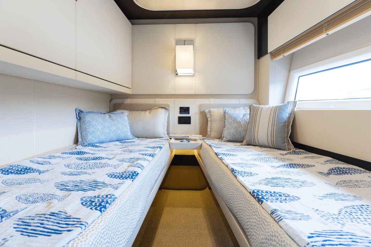 2019 Azimut 77 
