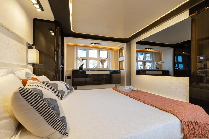 High Maintenance Yacht Photos Pics 