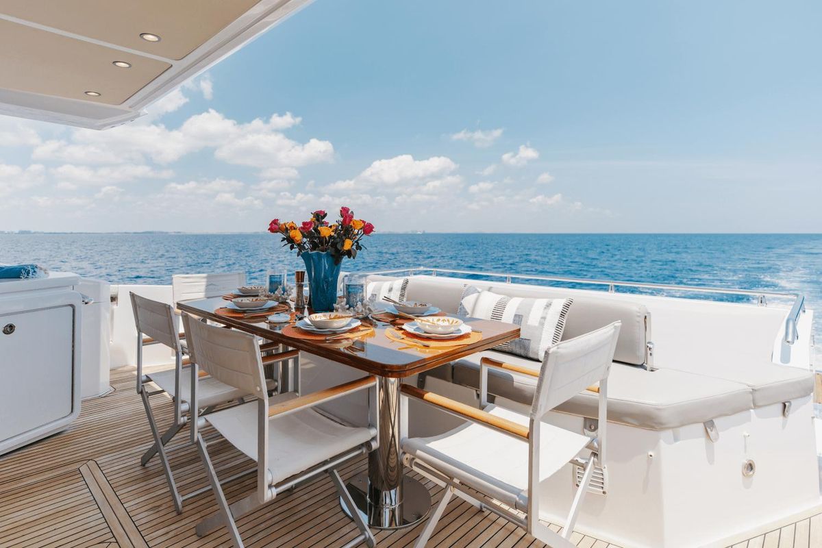 2019 Azimut 77 