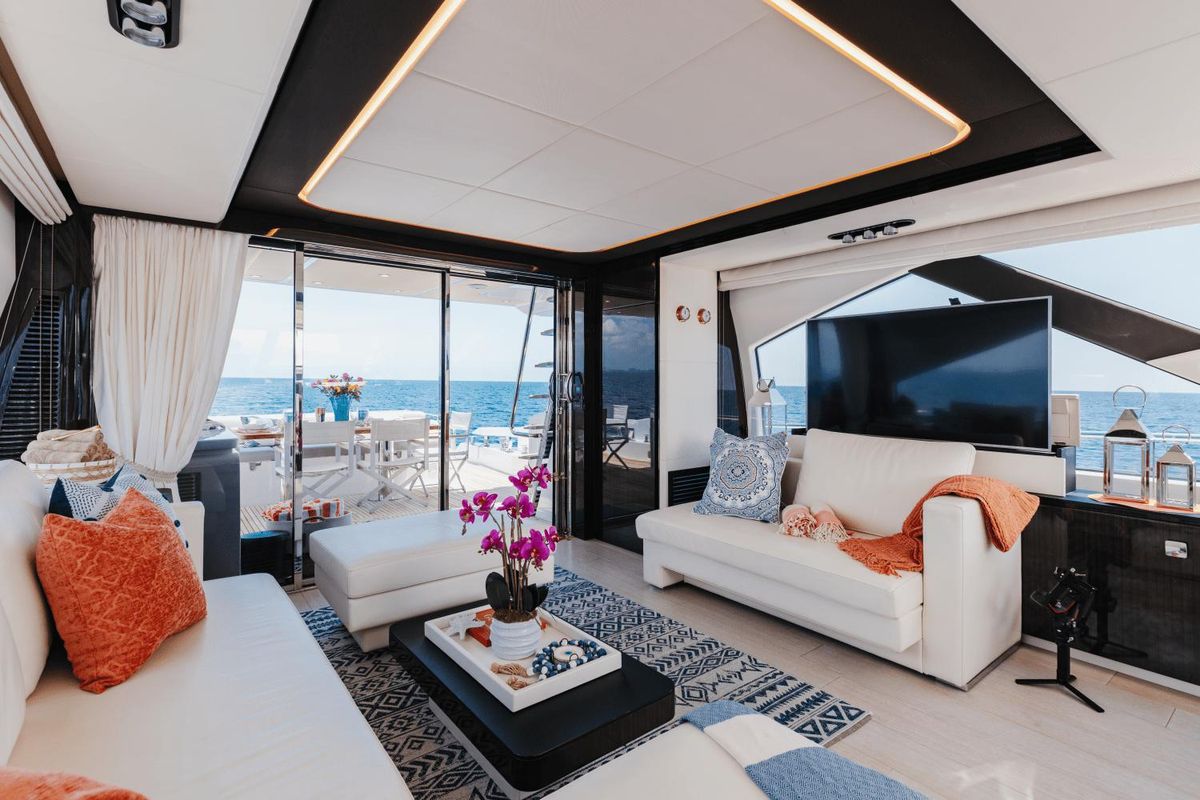 2019 Azimut 77 