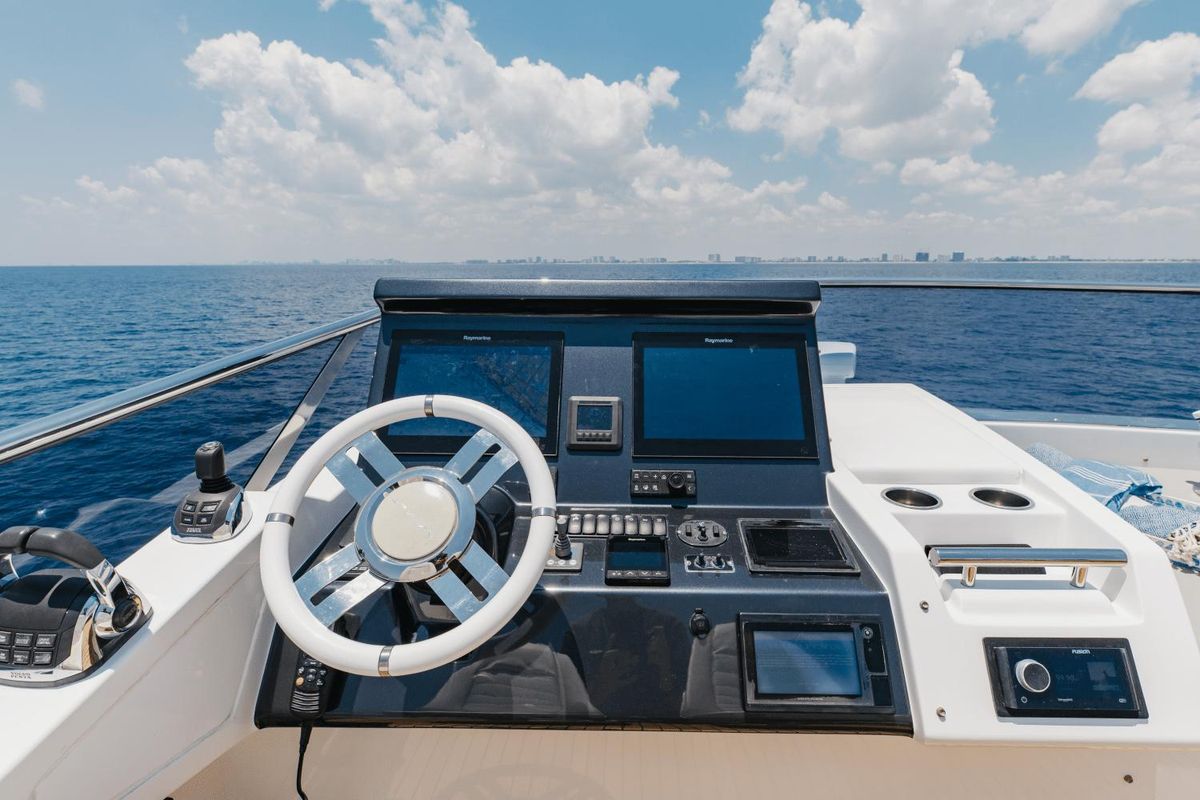 2019 Azimut 77 