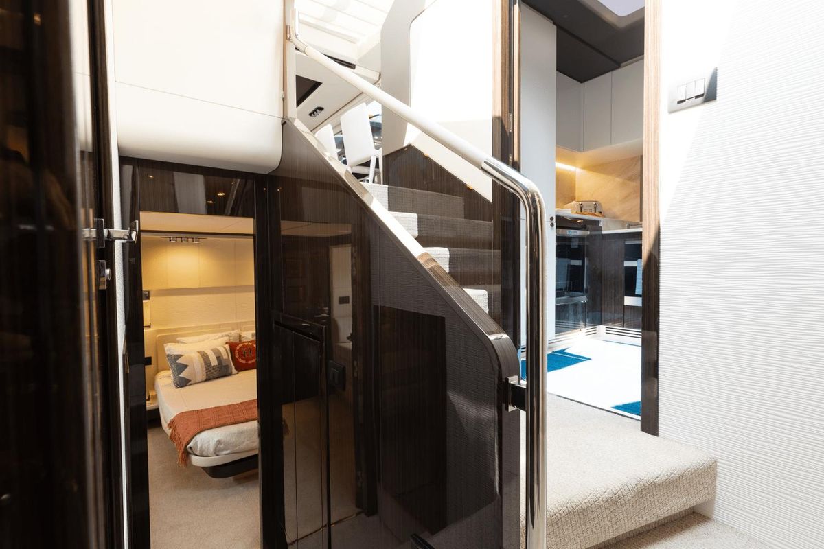 2019 Azimut 77 