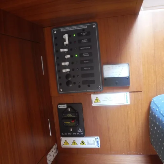 Inphase Yacht Photos Pics 