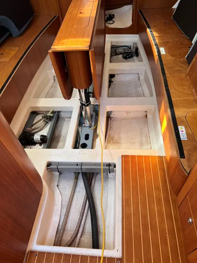 Inphase Yacht Photos Pics 