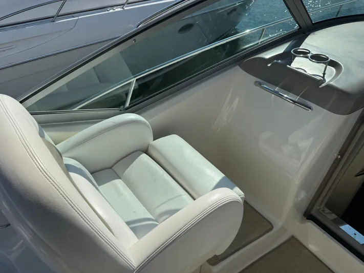 Conundrum Yacht Photos Pics 