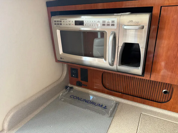 Conundrum Yacht Photos Pics 