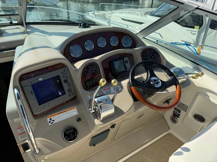 Conundrum Yacht Photos Pics 