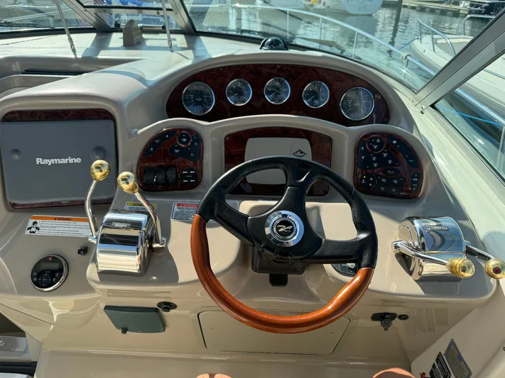 Conundrum Yacht Photos Pics 