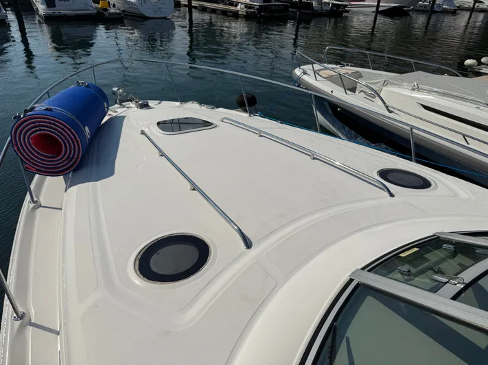 Conundrum Yacht Photos Pics 