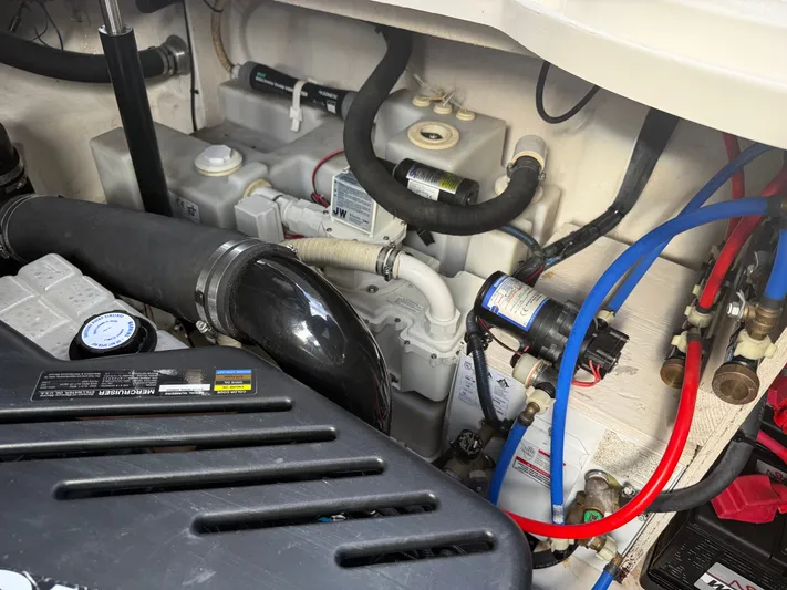 Conundrum Yacht Photos Pics 