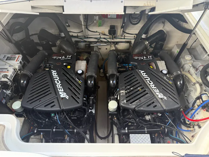 Conundrum Yacht Photos Pics 