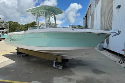 Robalo R242 Explorer