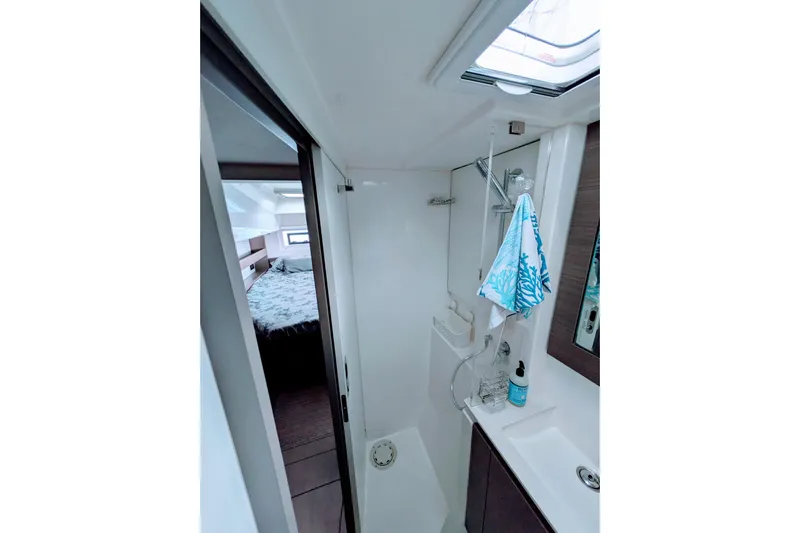 Momentum 42 Yacht Photos Pics Modern bathroom in 2023 Leopard 42 yacht with shower and skylight.