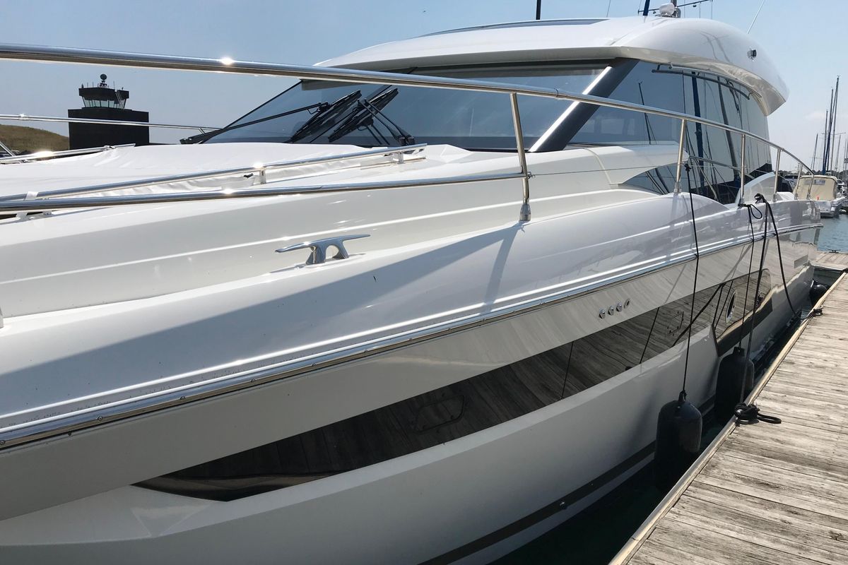 2019 Prestige 52 