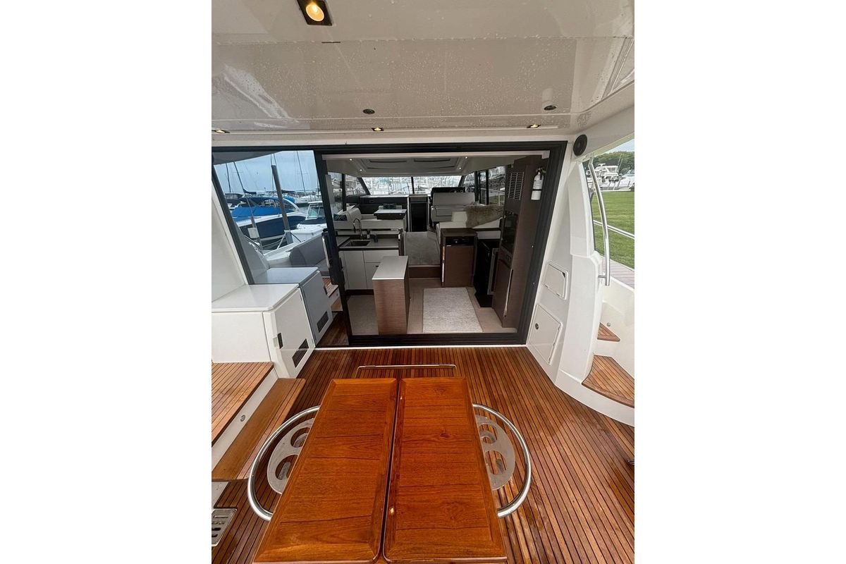2019 Prestige 52 