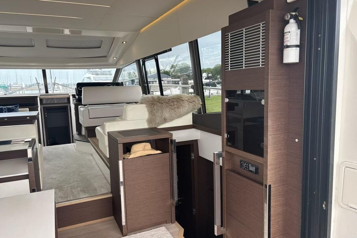2019 Prestige 52 