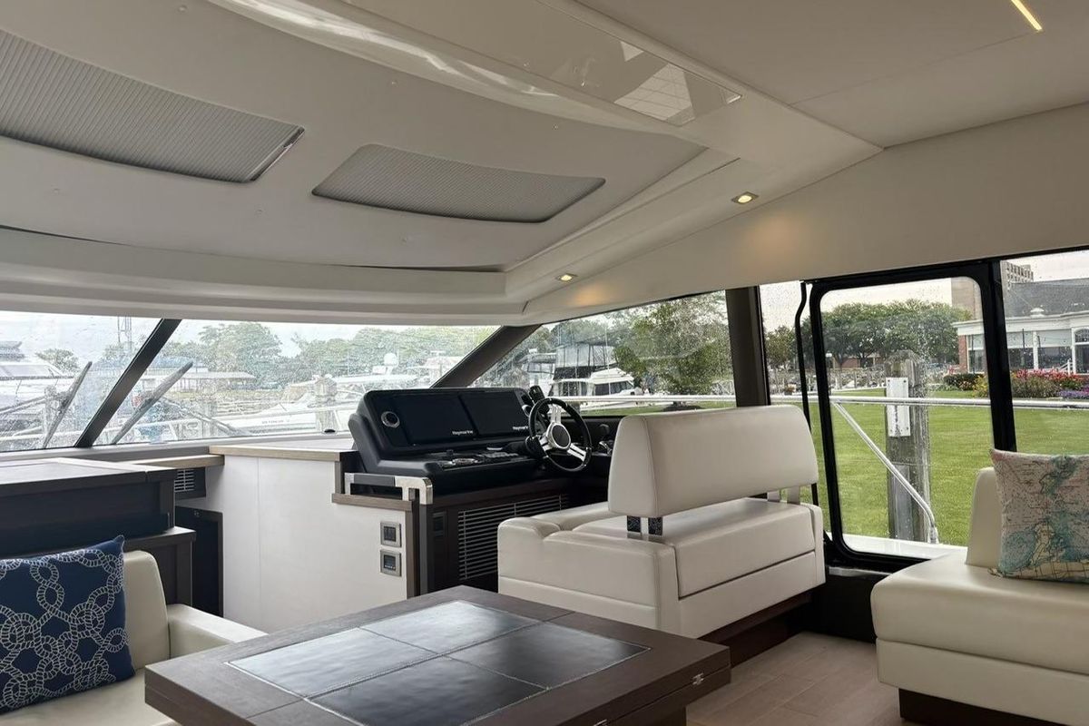 2019 Prestige 52 