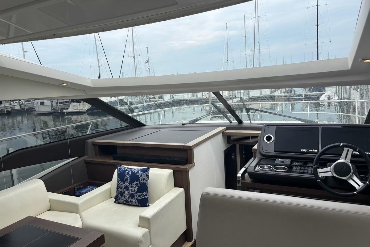 2019 Prestige 52 