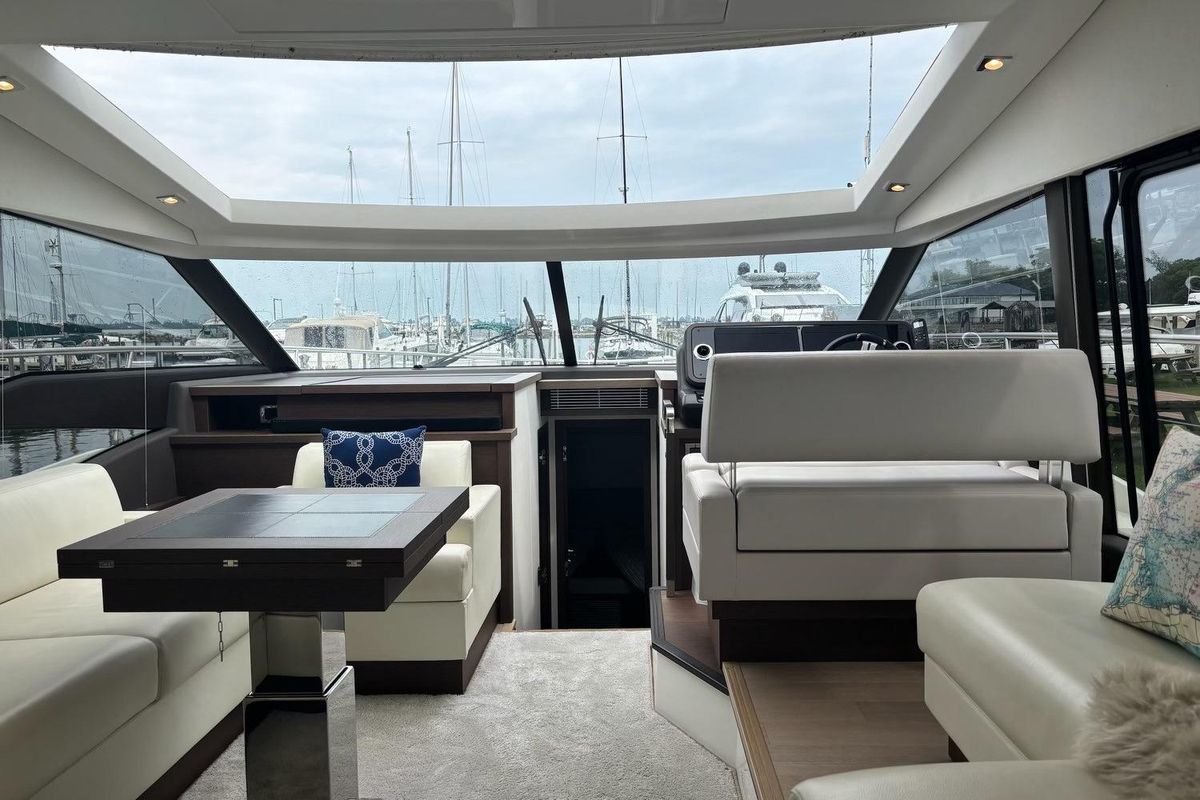 2019 Prestige 52 