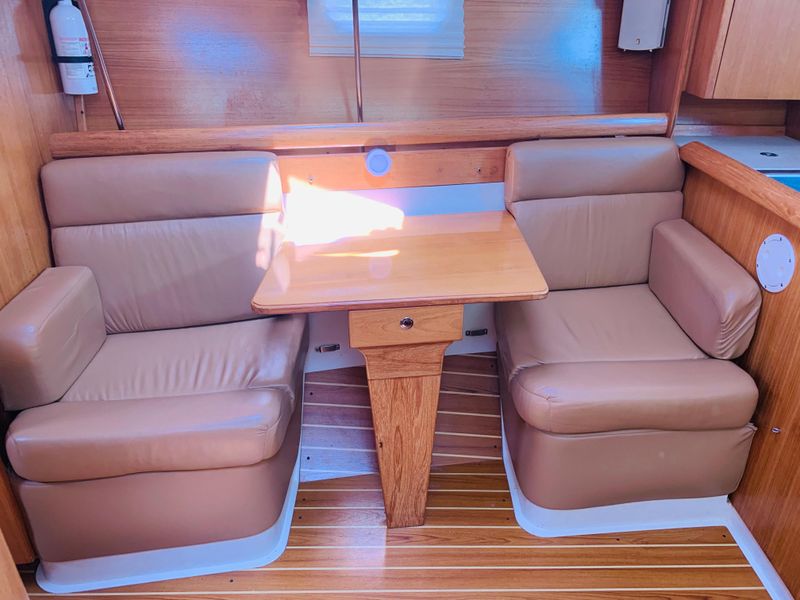 2004 Catalina 350