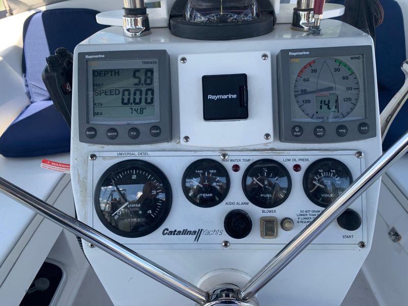 2004 Catalina 350