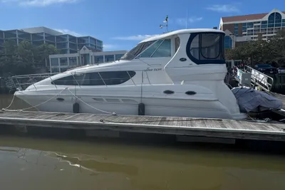 Sea Ray 40 Motor Yacht