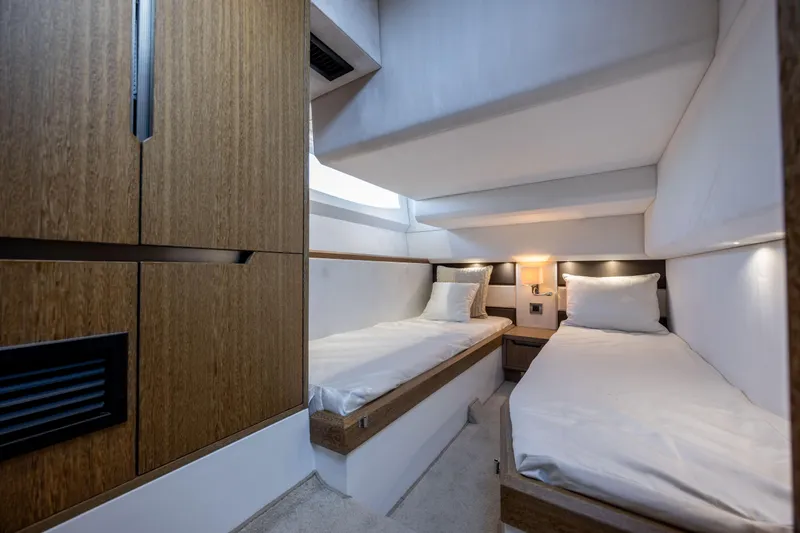 Sea De Vivre Yacht Photos Pics 