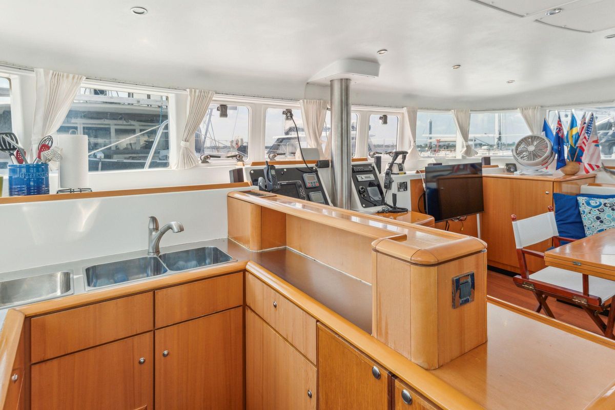 2006 Lagoon 51 