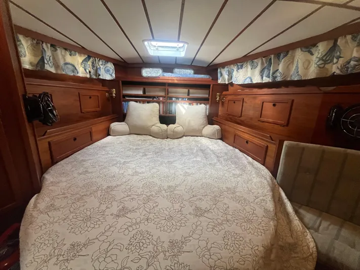 Bountibou Yacht Photos Pics 