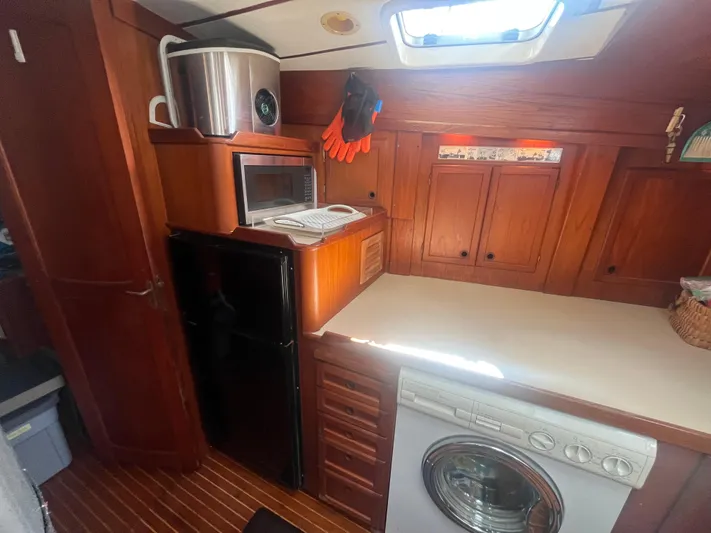 Bountibou Yacht Photos Pics 