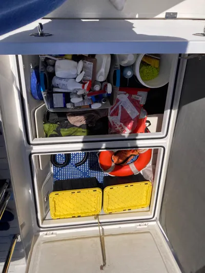 Axopar 37 Yacht Photos Pics 