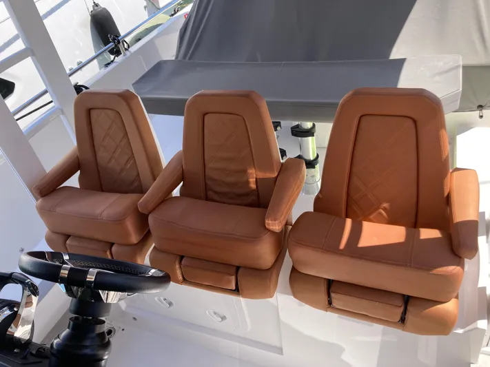 Axopar 37 Yacht Photos Pics 