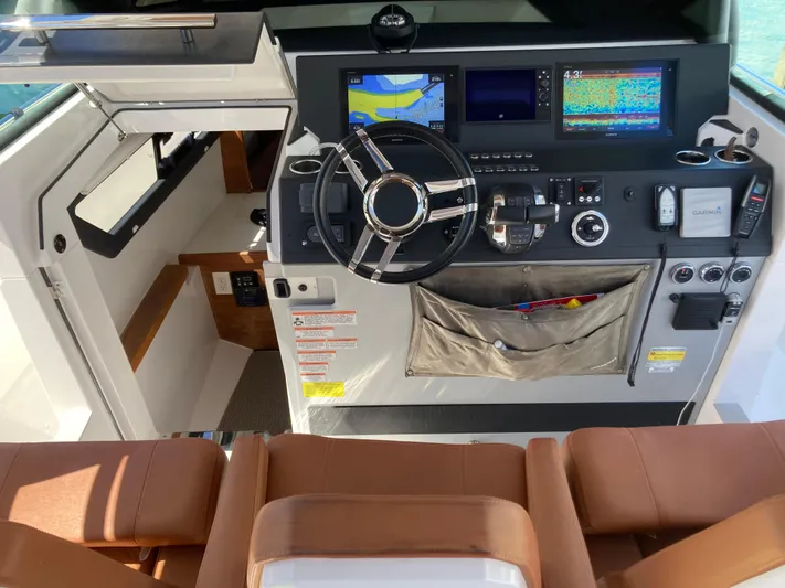 Axopar 37 Yacht Photos Pics 