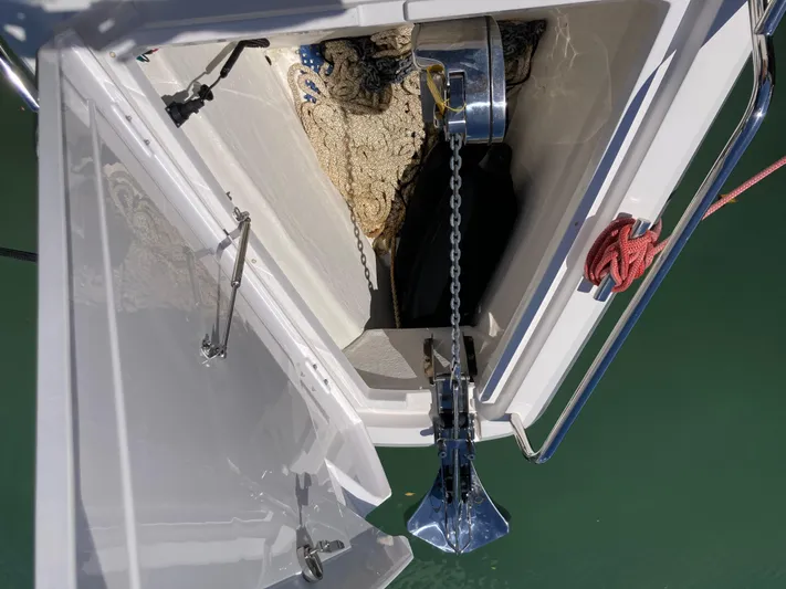 Axopar 37 Yacht Photos Pics 