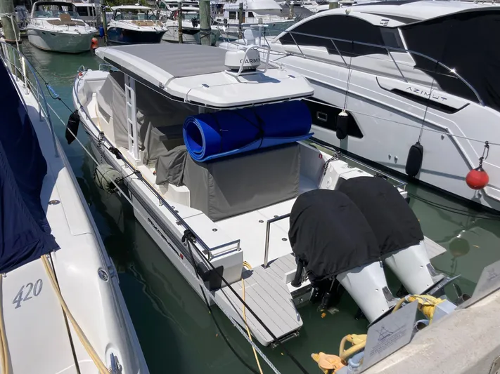 Axopar 37 Yacht Photos Pics 