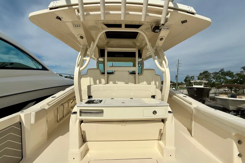  Yacht Photos Pics 2026 Scout 400 LXF Li-Ion boat interior with modern design and spacious seating.