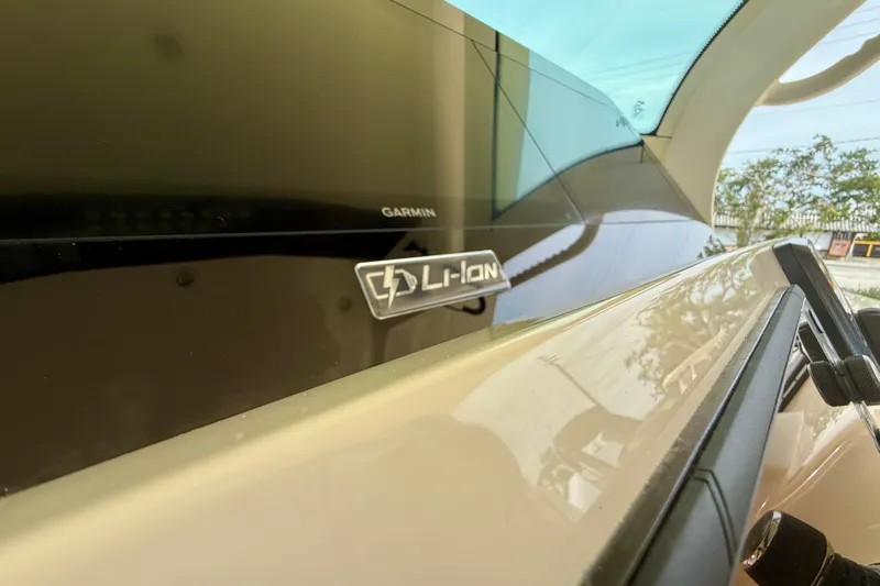  Yacht Photos Pics 2026 Scout 400 LXF Li-Ion boat with Garmin technology, sleek design.