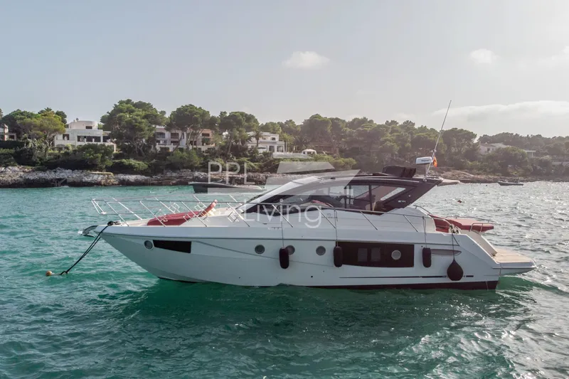  Yacht Photos Pics Cranchi M44 HT (2022) - PPL Yachting