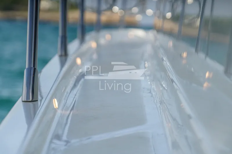  Yacht Photos Pics Cranchi M44 HT (2022) - PPL Yachting