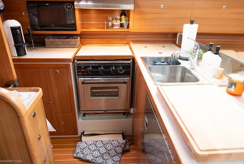 Kinship Ll Yacht Photos Pics 